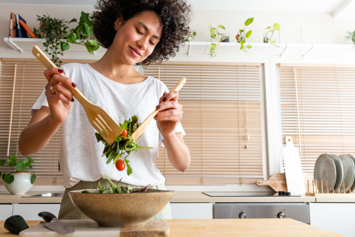 Managing stress and eating leafy vegetables may protect the brain