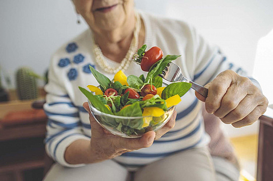 Eat a healthy diet and banish a big belly to protect your mind featured image