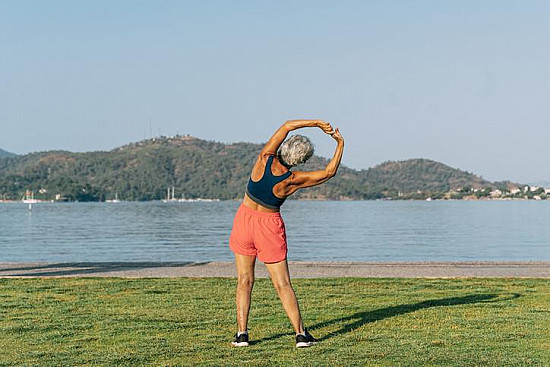 Exercise boosts colon cancer survival featured image