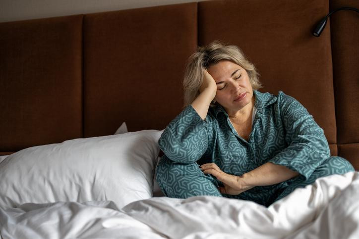 Poor sleep raises risk of heart problems in menopausal women