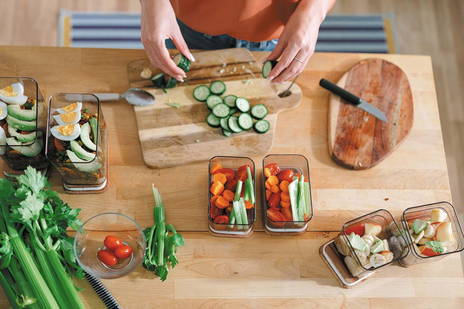 Easy, healthy low-carb snacks for any time of day featured image