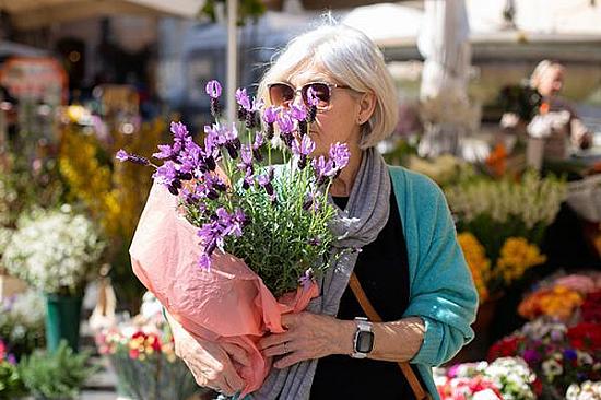 Is losing sense of smell a normal part of aging? featured image