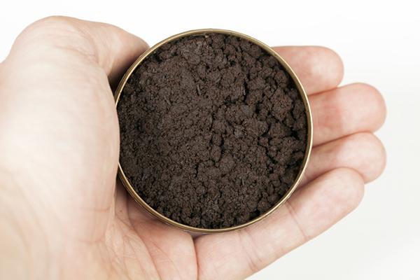 Can chewing tobacco cause a smoker's cough and other health problems?