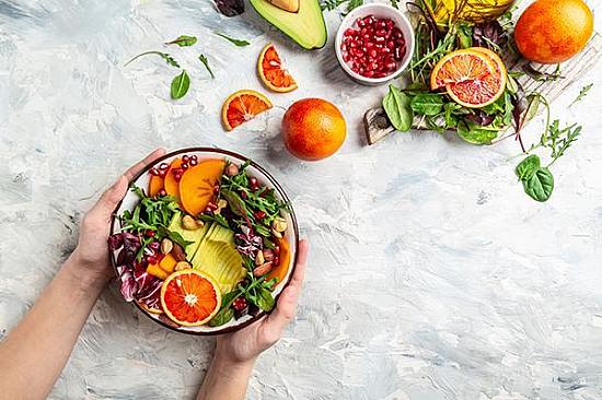 Can certain foods lower the risk of developing macular degeneration? featured image