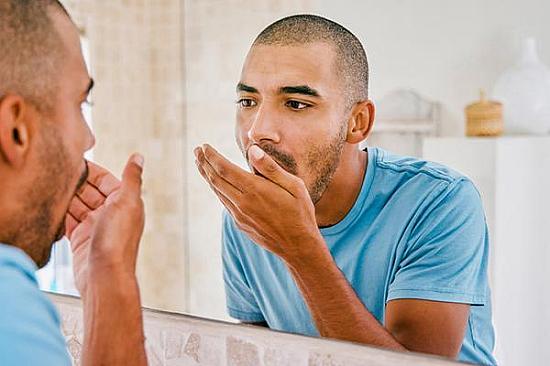 Why do I have bad breath in the morning? featured image