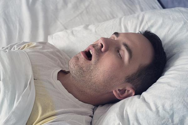 Can allergies worsen snoring?