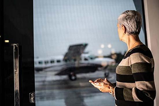 Is air travel safe with glaucoma and an abdominal aortic aneurysm? featured image