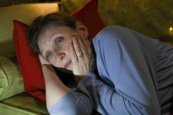 Can levothyroxine-related insomnia go away after adjusting the dose?
