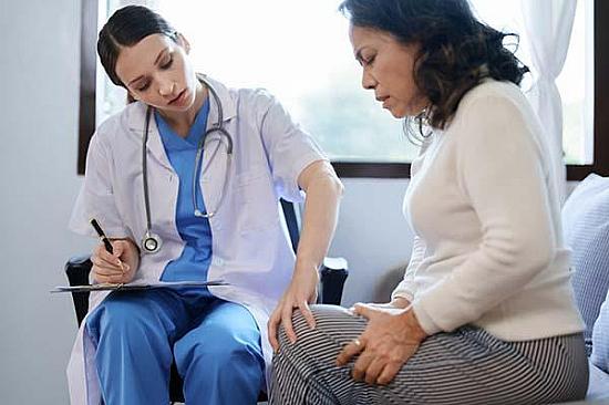 What causes knee pain: How doctors make a diagnosis featured image