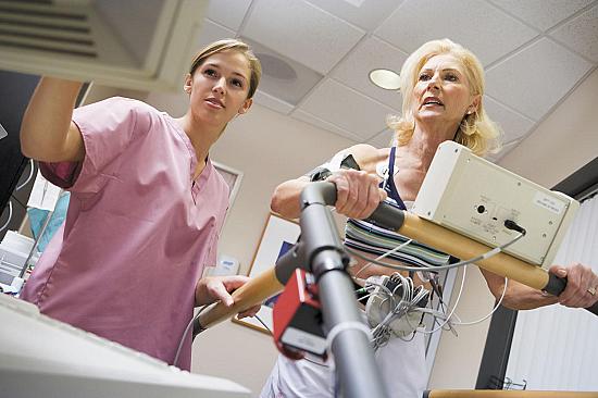 What to expect during an exercise stress test featured image