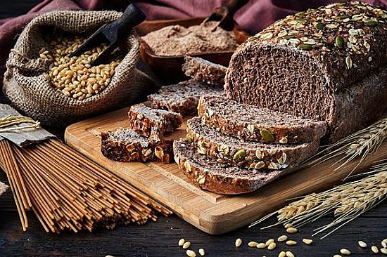 Whole grains may improve several heart risk factors at once featured image