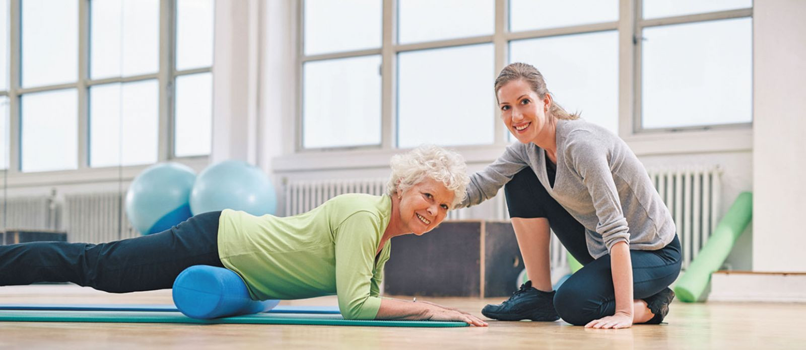 Stretching and foam rolling together help relieve sore legs