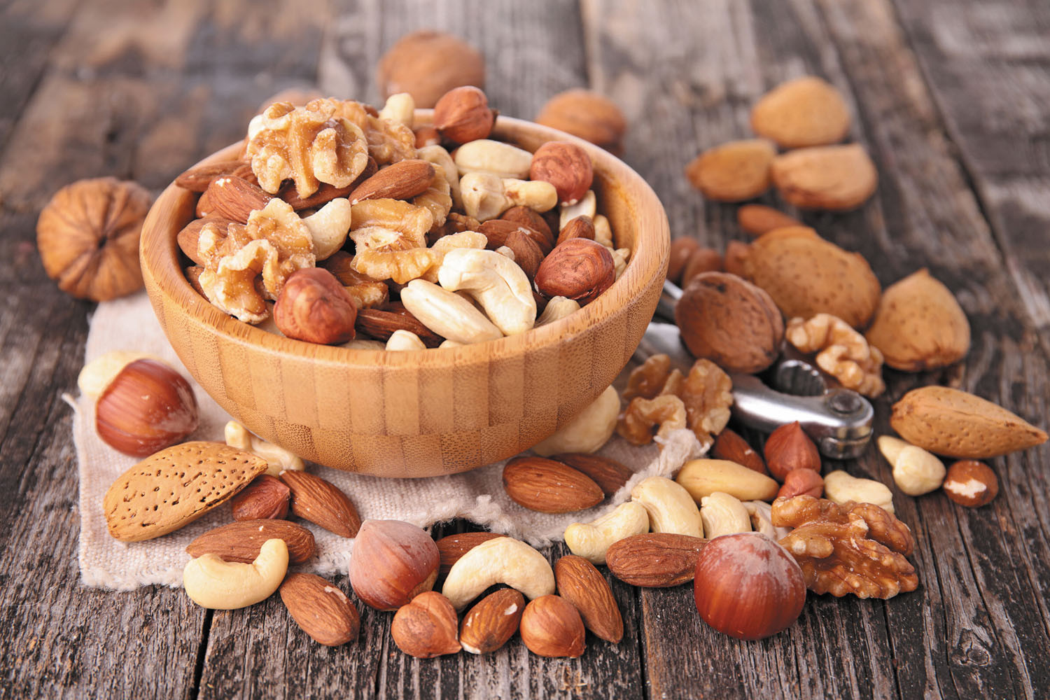 Eating nuts A strategy for weight control? Harvard Health