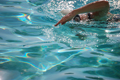 Woman_swimming