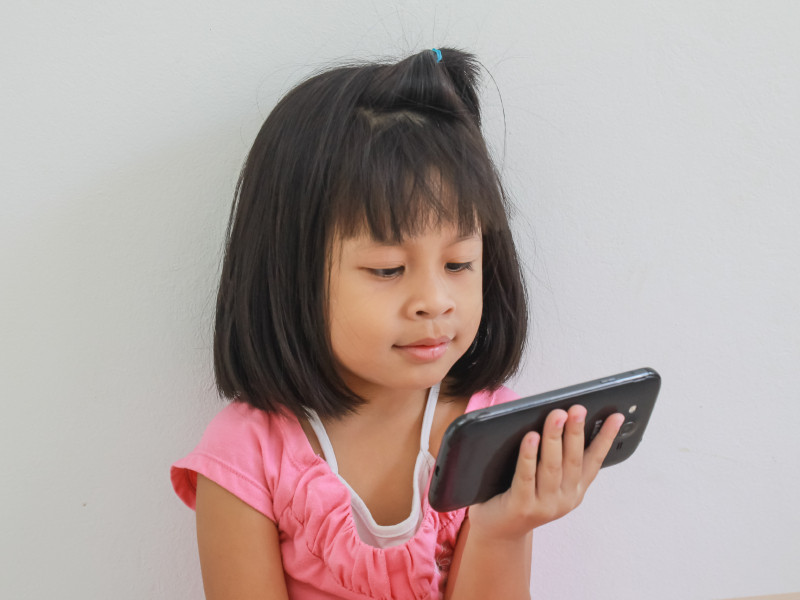 Beyond the 2-hour screen rule: 10 tips for parenting in the digital age