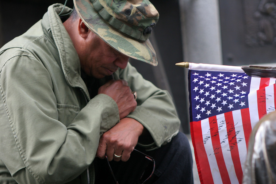 Veteran-in-front-of-flag