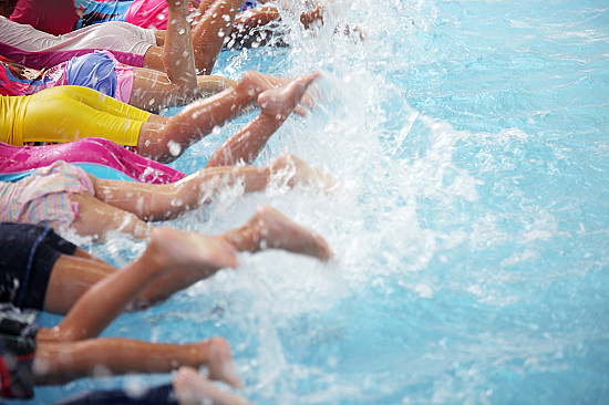 Swimming lessons: 10 things parents should know featured image