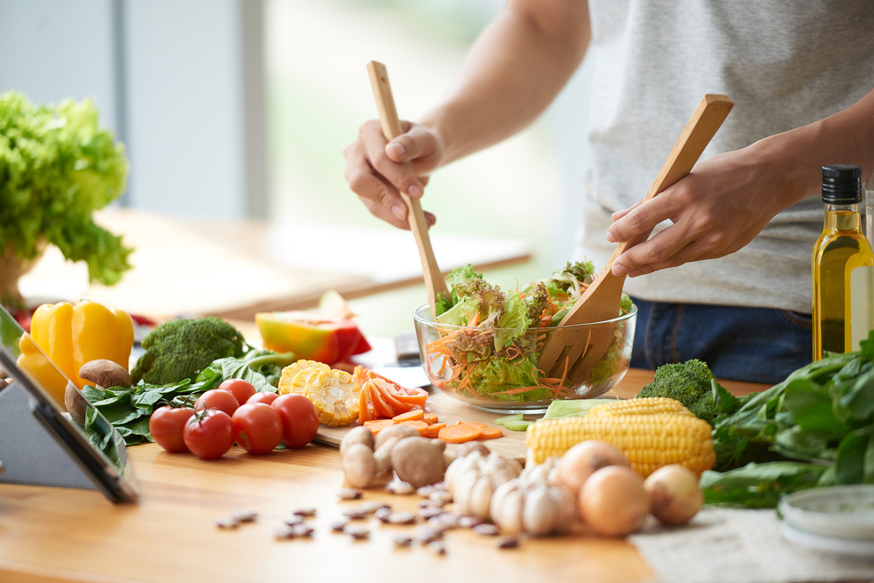 cooking-vegetables-salad-healthy-eating-iStock-603906484